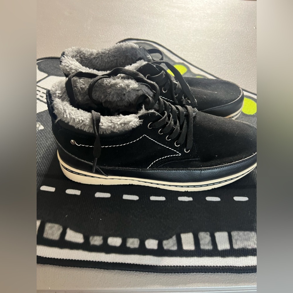 Hayeabi Mens Waterproof Winter Cold Weather Shoes with warm Fur Lining